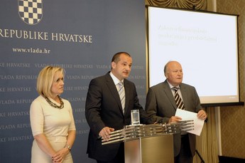 Photo /en/slike/vijesti/prezentacija_zakona_o_financijskom_poslovanju_i_predstecajnoj_nagodbi_articleimage.jpg