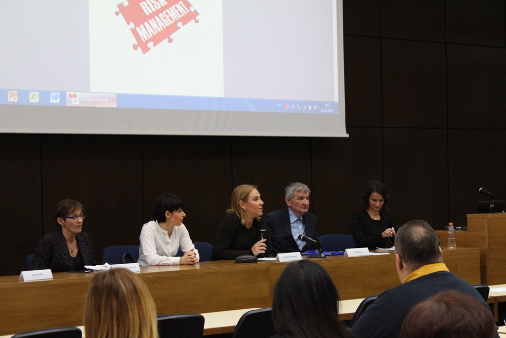 Slika /slike/galerija/13seminar/13Sem17a.jpg